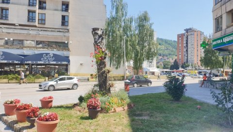 РЕЛАКСИРАНЕ МЕРЕ У ПРИБОЈУ: Кафићима са баштом продужено радно време до поноћи, отварају се базени РЕЛАКСИРАНЕ МЕРЕ У ПРИБОЈУ: Кафићима са баштом продужено радно време до поноћи, отварају се базени
