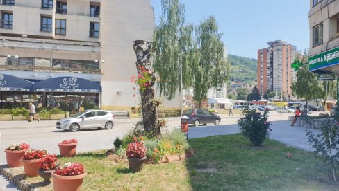 РЕЛАКСИРАНЕ МЕРЕ У ПРИБОЈУ: Кафићима са баштом продужено радно време до поноћи, отварају се базени РЕЛАКСИРАНЕ МЕРЕ У ПРИБОЈУ: Кафићима са баштом продужено радно време до поноћи, отварају се базени