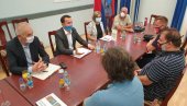 SASTANAK GRADONAČELNIKA TREBINJA I VSS: Srbija igra u zatvorenom bazenu SASTANAK GRADONAČELNIKA TREBINJA I VSS: Srbija igra u zatvorenom bazenu