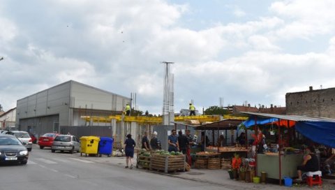 ЗА ТРЖНИЦУ 244 МИЛИОНА: Покрајина финансира изградњу пијаце у Кикинди ЗА ТРЖНИЦУ 244 МИЛИОНА: Покрајина финансира изградњу пијаце у Кикинди