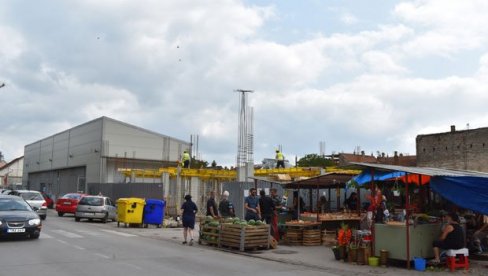 ЗА ТРЖНИЦУ 244 МИЛИОНА: Покрајина финансира изградњу пијаце у Кикинди ЗА ТРЖНИЦУ 244 МИЛИОНА: Покрајина финансира изградњу пијаце у Кикинди