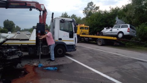 ЈОШ ЈЕДНА ЖРТВА ЈЕЗИВЕ НЕСРЕЋЕ: После сувозача, преминуо и возач из смрсканог аутомобила! ЈОШ ЈЕДНА ЖРТВА ЈЕЗИВЕ НЕСРЕЋЕ: После сувозача, преминуо и возач из смрсканог аутомобила!