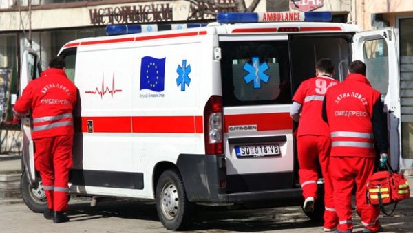 ОГЛАСИЛА СЕ ХИТНА ПОМОЋ: Познато стање претучених лекара на Звездари ОГЛАСИЛА СЕ ХИТНА ПОМОЋ: Познато стање претучених лекара на Звездари