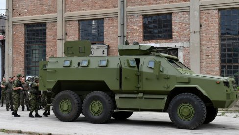 МОЋНИ ЛАЗАР И МИЛОШ ВОДЕ НОВЕ ОКЛОПЊАКЕ: Креће модернизација Војске Србије МОЋНИ ЛАЗАР И МИЛОШ ВОДЕ НОВЕ ОКЛОПЊАКЕ: Креће модернизација Војске Србије