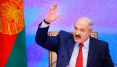 ЛУКАШЕНКО НЕ ОДСТУПА НИ ЗА ПЕДАЉ: Зашто смо ми дужни да играмо како неко свира? ЛУКАШЕНКО НЕ ОДСТУПА НИ ЗА ПЕДАЉ: Зашто смо ми дужни да играмо како неко свира?