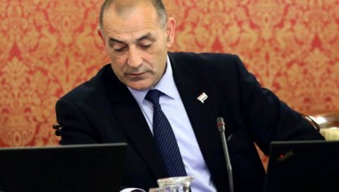ХРВАТСКИ ГЕНЕРАЛ МЕДВЕД: У Груборима почињен ратни злочин над Србима ХРВАТСКИ ГЕНЕРАЛ МЕДВЕД: У Груборима почињен ратни злочин над Србима