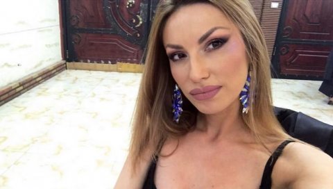БОЖЕ, МОЛИМ ТЕ, ЗАГРЛИ ЈЕ: Рада Манојловић се потресним речима опростила од Исидоре Бјелице (ФОТО) БОЖЕ, МОЛИМ ТЕ, ЗАГРЛИ ЈЕ: Рада Манојловић се потресним речима опростила од Исидоре Бјелице (ФОТО)