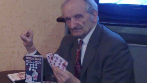 ТАТА ТИ ЈЕ ДОНЕО КЊИГЕ, АЛИ СЕ НИСИ ПРОБУДИЛА: Потресне речи оца Исидоре Бјелице ТАТА ТИ ЈЕ ДОНЕО КЊИГЕ, АЛИ СЕ НИСИ ПРОБУДИЛА: Потресне речи оца Исидоре Бјелице