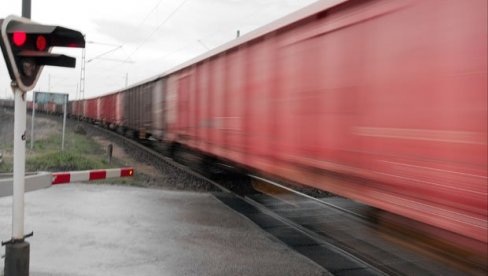 ВОЗ УДАРИО МУШКАРЦА У БЕОГРАДУ: Хитно пребачен у Ургентни центар ВОЗ УДАРИО МУШКАРЦА У БЕОГРАДУ: Хитно пребачен у Ургентни центар