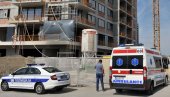 НЕСРЕЋА НА ГРАЂЕВИНИ: Тешко повређен радник на градилишту у Новом Саду НЕСРЕЋА НА ГРАЂЕВИНИ: Тешко повређен радник на градилишту у Новом Саду