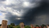 РХМЗ ИЗДАО ДВА НОВА УПОЗОРЕЊА: Мешаће се врућина, град, киша и олујни ветар РХМЗ ИЗДАО ДВА НОВА УПОЗОРЕЊА: Мешаће се врућина, град, киша и олујни ветар