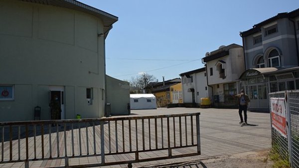 СТАБИЛИЗУЈЕ СЕ ЕПИДЕМИОЛОШКА СИТУАЦИЈА У КРУШЕВЦУ: Само четири пацијента на Инфективном одељењу СТАБИЛИЗУЈЕ СЕ ЕПИДЕМИОЛОШКА СИТУАЦИЈА У КРУШЕВЦУ: Само четири пацијента на Инфективном одељењу