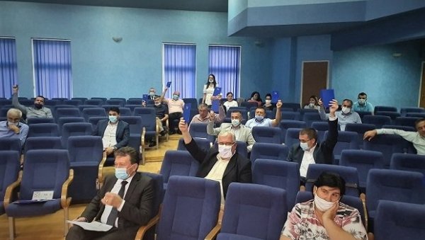 ЛЕПЕ ВЕСТИ ЗА УГЉЕВИК: Значајна помоћ привредницима ЛЕПЕ ВЕСТИ ЗА УГЉЕВИК: Значајна помоћ привредницима