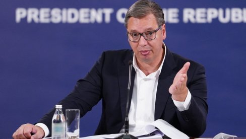 ORKESTRIRANI NAPADI I PROGON PREDSEDNIKA SRBIJE: Đilas preko svojih medija širi laži o tome ko je Vučićev otac ORKESTRIRANI NAPADI I PROGON PREDSEDNIKA SRBIJE: Đilas preko svojih medija širi laži o tome ko je Vučićev otac