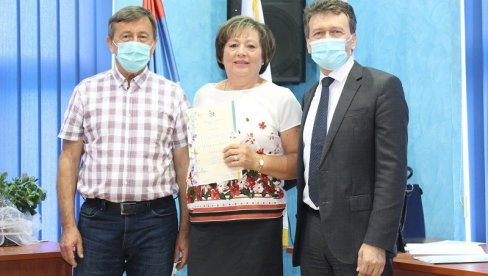 НАЈЛЕПШЕ ЦВЕТИНО ДВОРИШТЕ: Улепшан и Угљевик НАЈЛЕПШЕ ЦВЕТИНО ДВОРИШТЕ: Улепшан и Угљевик