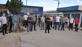 НИ ПОСЛА - НИ ПЛАТА: Осам месеци нема производње, дугују им зараде од октобра 2019. НИ ПОСЛА - НИ ПЛАТА: Осам месеци нема производње, дугују им зараде од октобра 2019.