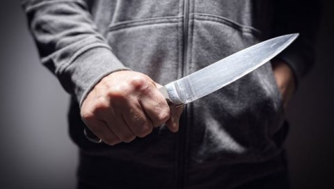 СИН НОЖЕМ УБИО ОЦА: Породична трагедија у Параћину СИН НОЖЕМ УБИО ОЦА: Породична трагедија у Параћину