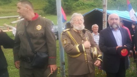 ИНЦИДЕНТ НА НАРОДНОМ САБОРУ КОД БЕРАНА: Приведени учесници, траже споменик Ђуришићу ИНЦИДЕНТ НА НАРОДНОМ САБОРУ КОД БЕРАНА: Приведени учесници, траже споменик Ђуришићу