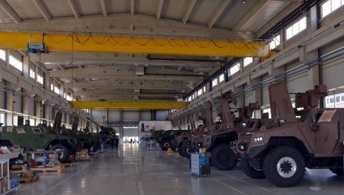 GLAD JE ZA PROIZVODIMA NAŠE NAMENSKE INDUSTRIJE Vučić o turneji po Africi - Da proizvedemo dnevno milion granata, sve bismo prodali GLAD JE ZA PROIZVODIMA NAŠE NAMENSKE INDUSTRIJE Vučić o turneji po Africi - Da proizvedemo dnevno milion granata, sve bismo prodali