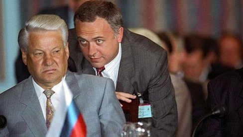 АМЕРИЧКИ ЧОВЕК У КРЕМЉУ ЗАБИО НОЖ У ЛЕЂА СРБИЈИ: Испуњавао је све наредбе Запада АМЕРИЧКИ ЧОВЕК У КРЕМЉУ ЗАБИО НОЖ У ЛЕЂА СРБИЈИ: Испуњавао је све наредбе Запада