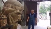 ВИСОК ЧАК 23 МЕТРА! Погледајте како изгледа споменик Стефану Немањи (ВИДЕО) ВИСОК ЧАК 23 МЕТРА! Погледајте како изгледа споменик Стефану Немањи (ВИДЕО)