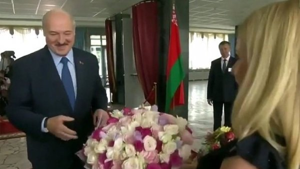 ИЗБОРИ У БЕЛОРУСИЈИ: Грађани пожурили да гласају за председника ИЗБОРИ У БЕЛОРУСИЈИ: Грађани пожурили да гласају за председника