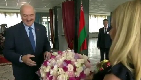 ИЗБОРИ У БЕЛОРУСИЈИ: Грађани пожурили да гласају за председника ИЗБОРИ У БЕЛОРУСИЈИ: Грађани пожурили да гласају за председника