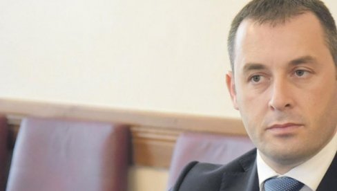 DRAGOSLAV ŠĆEKIĆ PORUČIO CRNOGORSKIM POLITIČARIMA: Prekinimo sa uvredama, poštovanje za vladiku Joanikija DRAGOSLAV ŠĆEKIĆ PORUČIO CRNOGORSKIM POLITIČARIMA: Prekinimo sa uvredama, poštovanje za vladiku Joanikija