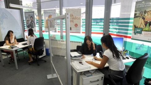 PREDOMIŠLJANJE I DO POČETKA OKTOBRA: Rok za odbijanje moratorijuma ističe danas, ali neke odluke možete da donesete i narednih dana PREDOMIŠLJANJE I DO POČETKA OKTOBRA: Rok za odbijanje moratorijuma ističe danas, ali neke odluke možete da donesete i narednih dana