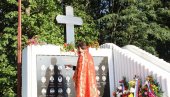 ЈУНАЦИМА ВЕЧНО ХВАЛА! Богутово Село имало највише жртава у минулом рату (ФОТО) ЈУНАЦИМА ВЕЧНО ХВАЛА! Богутово Село имало највише жртава у минулом рату (ФОТО)