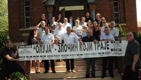 У ЧИКАГУ ОДРЖАН ПОМЕН СТРАДАЛИМ СРБИМА: Злостављање не престаје, људи изложени притисцима, неки још немају ни струју У ЧИКАГУ ОДРЖАН ПОМЕН СТРАДАЛИМ СРБИМА: Злостављање не престаје, људи изложени притисцима, неки још немају ни струју