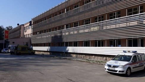 КОРОНОМ ЗАРАЖЕНА БЕБА ОД ШЕСТ МЕСЕЦИ: У Беранама шест пацијената има тежу клиничку слику КОРОНОМ ЗАРАЖЕНА БЕБА ОД ШЕСТ МЕСЕЦИ: У Беранама шест пацијената има тежу клиничку слику