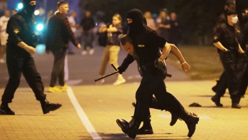 ОГЛАСИЛА СЕ МОСКВА: Русија тражи ослобађање притворених руских новинара у Минску ОГЛАСИЛА СЕ МОСКВА: Русија тражи ослобађање притворених руских новинара у Минску