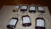 СРЕДЊОШКОЛЦИ ДАЈУ КРВ: Акција црвеног крста Чукарице и младих са ове општине СРЕДЊОШКОЛЦИ ДАЈУ КРВ: Акција црвеног крста Чукарице и младих са ове општине