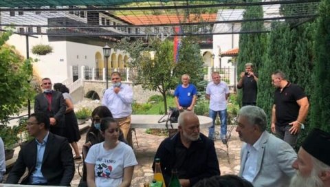 ПОБЕДА КРЕЋЕ ИЗ ПЉЕВАЉА: Здравко Кривокапић поручио - Црна Гора је земља свих нас (ФОТО) ПОБЕДА КРЕЋЕ ИЗ ПЉЕВАЉА: Здравко Кривокапић поручио - Црна Гора је земља свих нас (ФОТО)