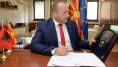 ALBANSKI JEZIK NA AMBLEMU POLICIJE: Nova odluka ministarstva u Skoplju ALBANSKI JEZIK NA AMBLEMU POLICIJE: Nova odluka ministarstva u Skoplju
