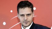 МИЛОШ БИКОВИЋ ИЗНЕНАДИО ФАНОВЕ: Погледајте први трејлер серије „Луткице“ (ВИДЕО) МИЛОШ БИКОВИЋ ИЗНЕНАДИО ФАНОВЕ: Погледајте први трејлер серије „Луткице“ (ВИДЕО)