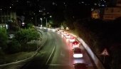 РЕПРЕСИЈА ДИКТАТОРСКЕ ЦРНЕ ГОРЕ: За учеснике ауто-литија преко 300 прекршајних пријава РЕПРЕСИЈА ДИКТАТОРСКЕ ЦРНЕ ГОРЕ: За учеснике ауто-литија преко 300 прекршајних пријава