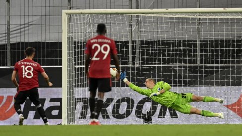 BRUNO POGAĐA I BEZ SKOKA: Fernandeš realizovao 18. penal u nizu BRUNO POGAĐA I BEZ SKOKA: Fernandeš realizovao 18. penal u nizu