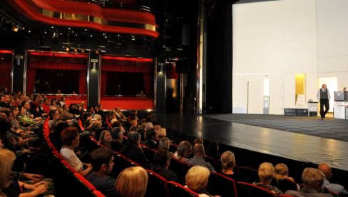 SJAJNI REZULTATI POVODOM SVETSKOG DANA POZORIŠTA: Ulaganje u kulturu pokazatelj ekonomskog i društvenog napretka Srbije SJAJNI REZULTATI POVODOM SVETSKOG DANA POZORIŠTA: Ulaganje u kulturu pokazatelj ekonomskog i društvenog napretka Srbije