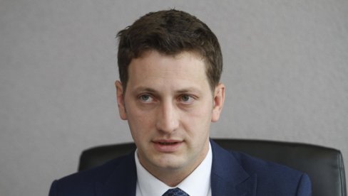 РЕПУБЛИЧКИ ШТАБ ДОНЕО НОВЕ МЕРЕ: Максималан број особа на јавним окупљањима у Српској смањен на 30 РЕПУБЛИЧКИ ШТАБ ДОНЕО НОВЕ МЕРЕ: Максималан број особа на јавним окупљањима у Српској смањен на 30