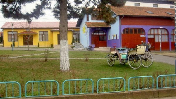ПРЕМИНУЛИ ЈОШ ЈЕДАН ШТИЋЕНИК И НЕГОВАТЕЉИЦА: Епидемиолошка ситуација у Браничевском округу ПРЕМИНУЛИ ЈОШ ЈЕДАН ШТИЋЕНИК И НЕГОВАТЕЉИЦА: Епидемиолошка ситуација у Браничевском округу