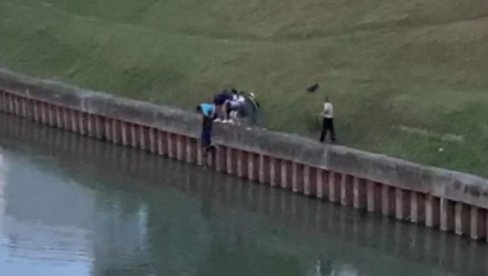 ХЕРОЈСКИ ПОДВИГ: Погледајте шта су полицајци урадили у Зрењанину (ФОТО) ХЕРОЈСКИ ПОДВИГ: Погледајте шта су полицајци урадили у Зрењанину (ФОТО)