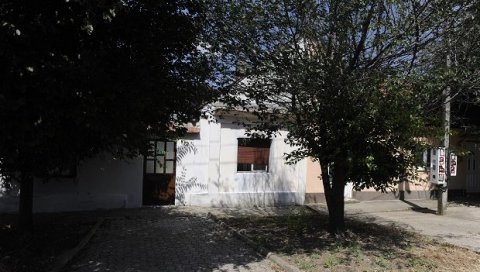КУЋА СМРТИ У ВРШЦУ: Ово је дом породице којој је, због батина, преминула тромесечна беба (ФОТО) КУЋА СМРТИ У ВРШЦУ: Ово је дом породице којој је, због батина, преминула тромесечна беба (ФОТО)