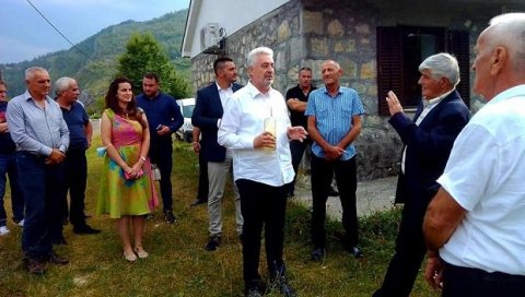 ПРОФ. ДР ЗДРАВКО КРИВОКАПИЋ У РОВЦИМА: Једини задатак је обезбедити свој деци живот достојан човека ПРОФ. ДР ЗДРАВКО КРИВОКАПИЋ У РОВЦИМА: Једини задатак је обезбедити свој деци живот достојан човека