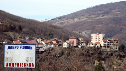 УМЕСТО СИРОТИЊИ ДОНИРАЛИ ПАРТИЈИ: Жестока кампања у Андријевици у знаку оптужи коалиције СНП-НСД УМЕСТО СИРОТИЊИ ДОНИРАЛИ ПАРТИЈИ: Жестока кампања у Андријевици у знаку оптужи коалиције СНП-НСД