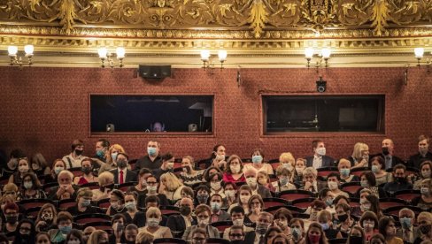 ИНТЕРВЈУ - ОЗРЕН ГРАБАРИЋ: У Хрватској се мало прича о уметности, главна тема је политика ИНТЕРВЈУ - ОЗРЕН ГРАБАРИЋ: У Хрватској се мало прича о уметности, главна тема је политика