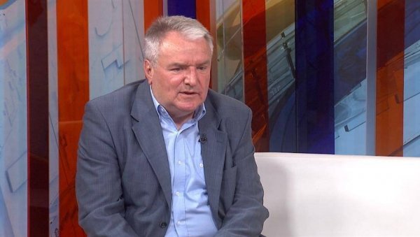ОПОЗИЦИОНАР ПРИЗНАО ВУЧИЋЕВ УСПЕХ: Вучић у немогућим условима успева да балансира између истока и запада! ОПОЗИЦИОНАР ПРИЗНАО ВУЧИЋЕВ УСПЕХ: Вучић у немогућим условима успева да балансира између истока и запада!