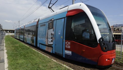 VOZAČU POZLILO, ONESVESTIO SE: Sudar tramvaja na Novom Beogradu