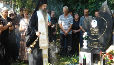 ЗА МОНСТРУОЗАН ЗЛОЧИН ЈОШ НИКО НИЈЕ КАЖЊЕН: Навршава се 17 година од убиства деце у Гораждевцу ЗА МОНСТРУОЗАН ЗЛОЧИН ЈОШ НИКО НИЈЕ КАЖЊЕН: Навршава се 17 година од убиства деце у Гораждевцу
